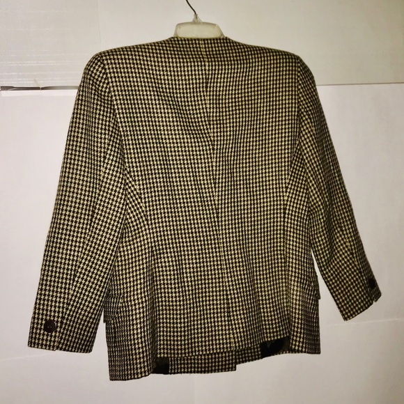 Giorgio Armani Le Collezioni sz 6 italy runs Small - Picture 2 of 8